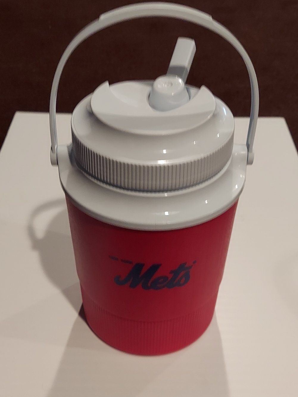 New Mets Logo Red and White Gott Rubbermaid 1 Gallon Spigot Thermos Jug