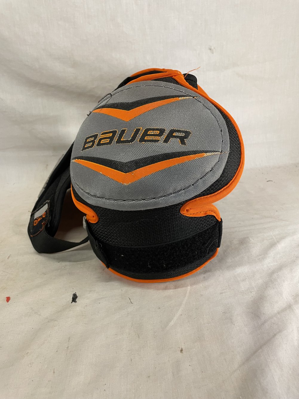 Used Bauer Supreme One.4 Size Yth M Ice Hockey Shoulder Pads SidelineSwap