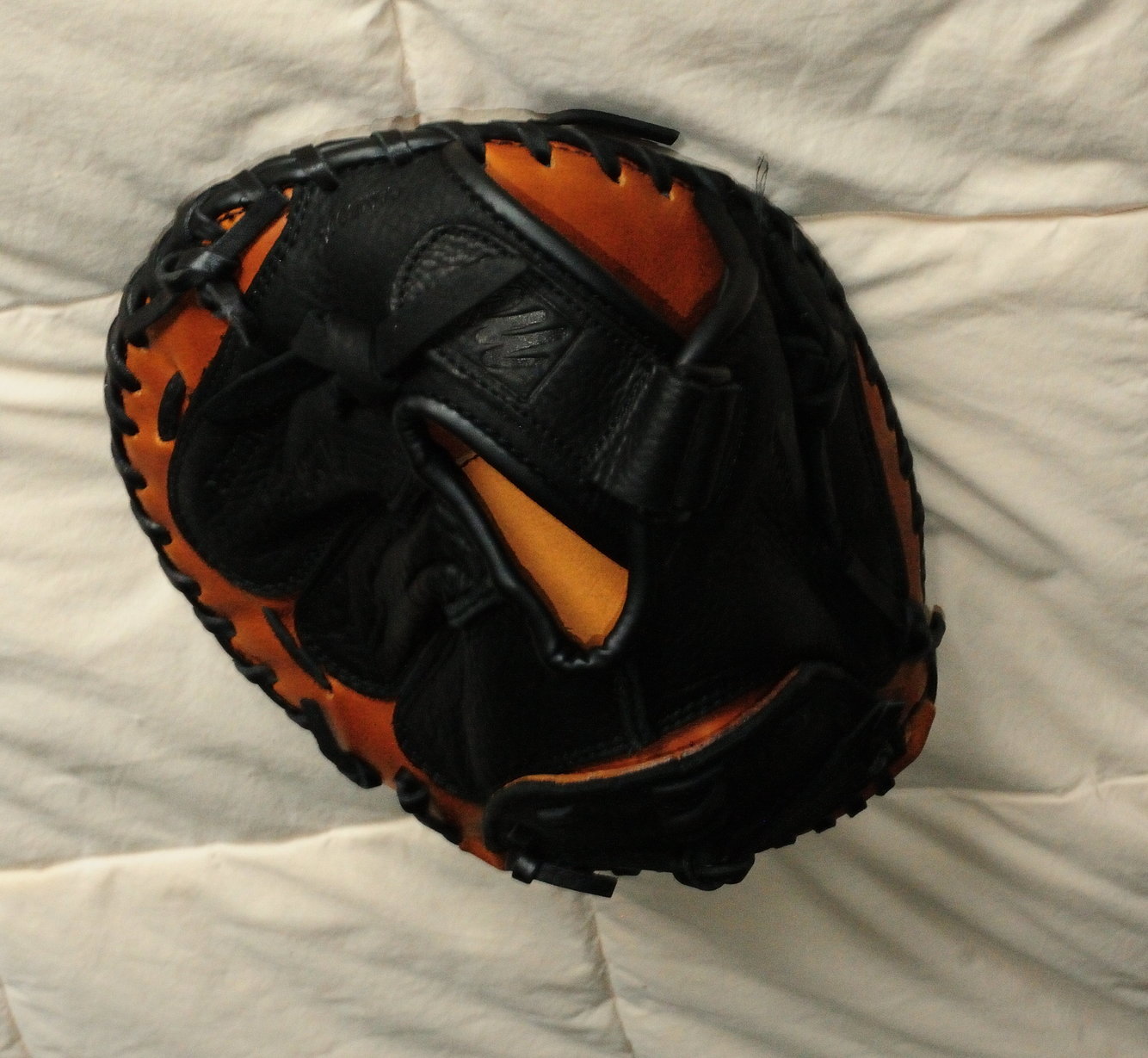 New Left Hand Throw JR Catchers Mitt SidelineSwap