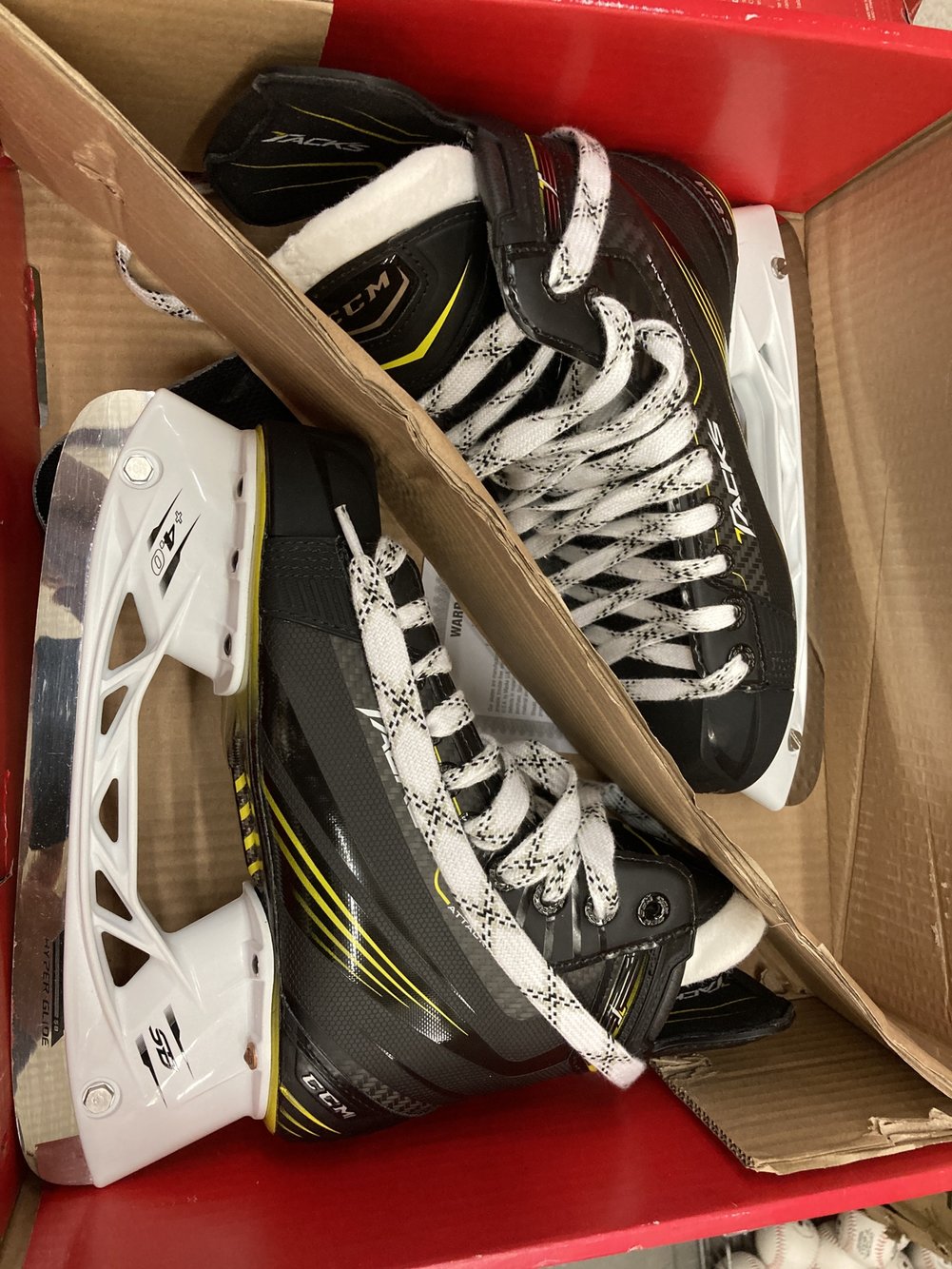 CCM Tacks Classic Skates Size 4 SidelineSwap