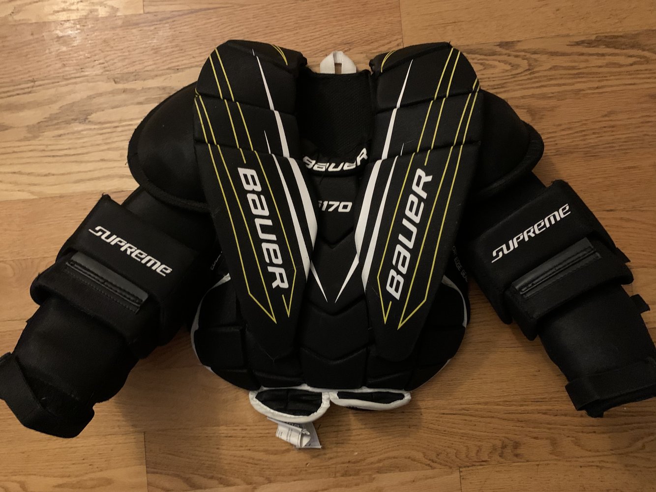 Junior Used Medium Bauer Supreme S170 Goalie Chest Protector SidelineSwap