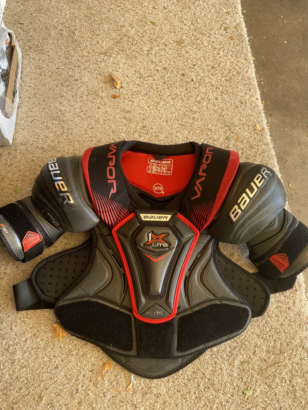 Senior Extra Large Bauer Vapor 1X Lite Shoulder Pads SidelineSwap