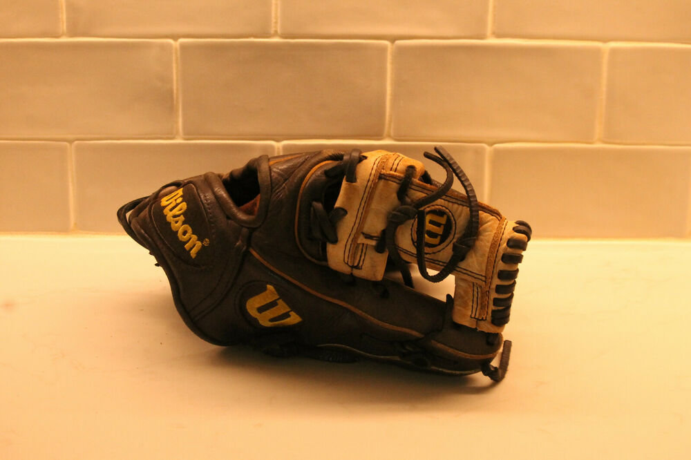 WILSON A1K 17860 11.25“ iweb Ecco Leather Baseball Glove Right Handed Thrower SidelineSwap