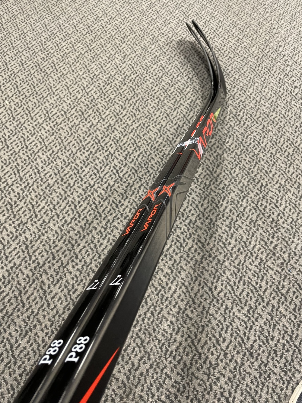 Bauer Vapor Team stick P88 curve 77 flex right hand 2-pack | SidelineSwap