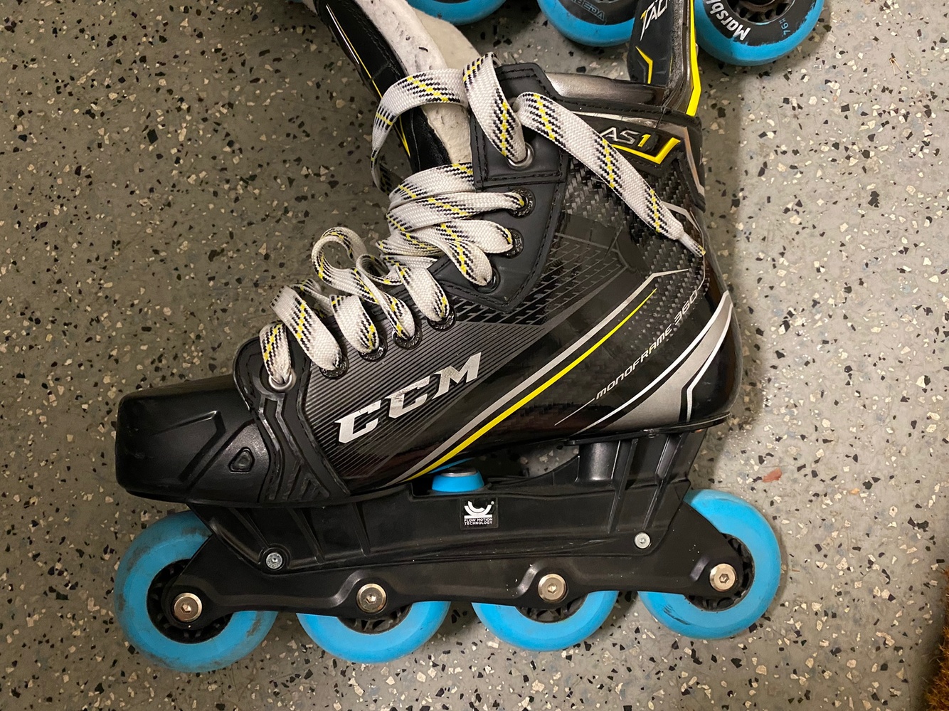 Almost New CCM Super Tacks AS1 Marsblade Conversion Inline Skates 8.5