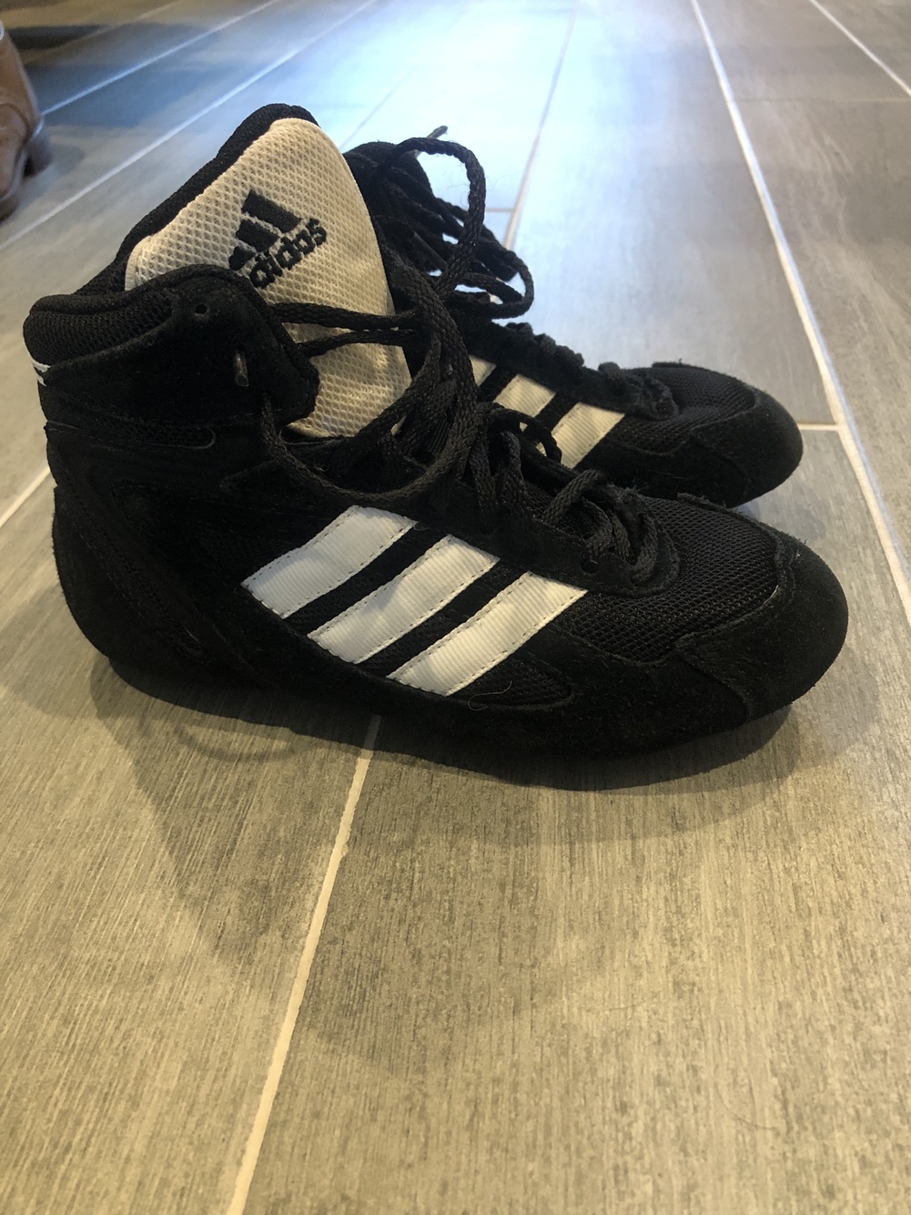 Adidas Youth Wrestling Shoes, Size 1 SidelineSwap