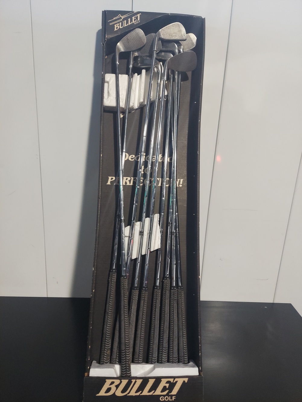 Used Men's Right Handed Bullet Golf Clubs. 444 XSIron Set Clubs (Full