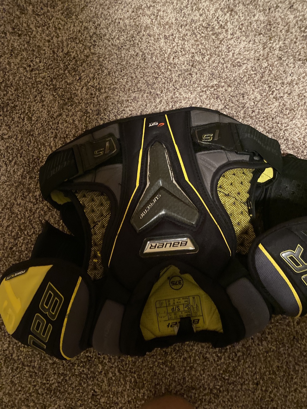 Senior Small Bauer Supreme 1S Shoulder Pads SidelineSwap