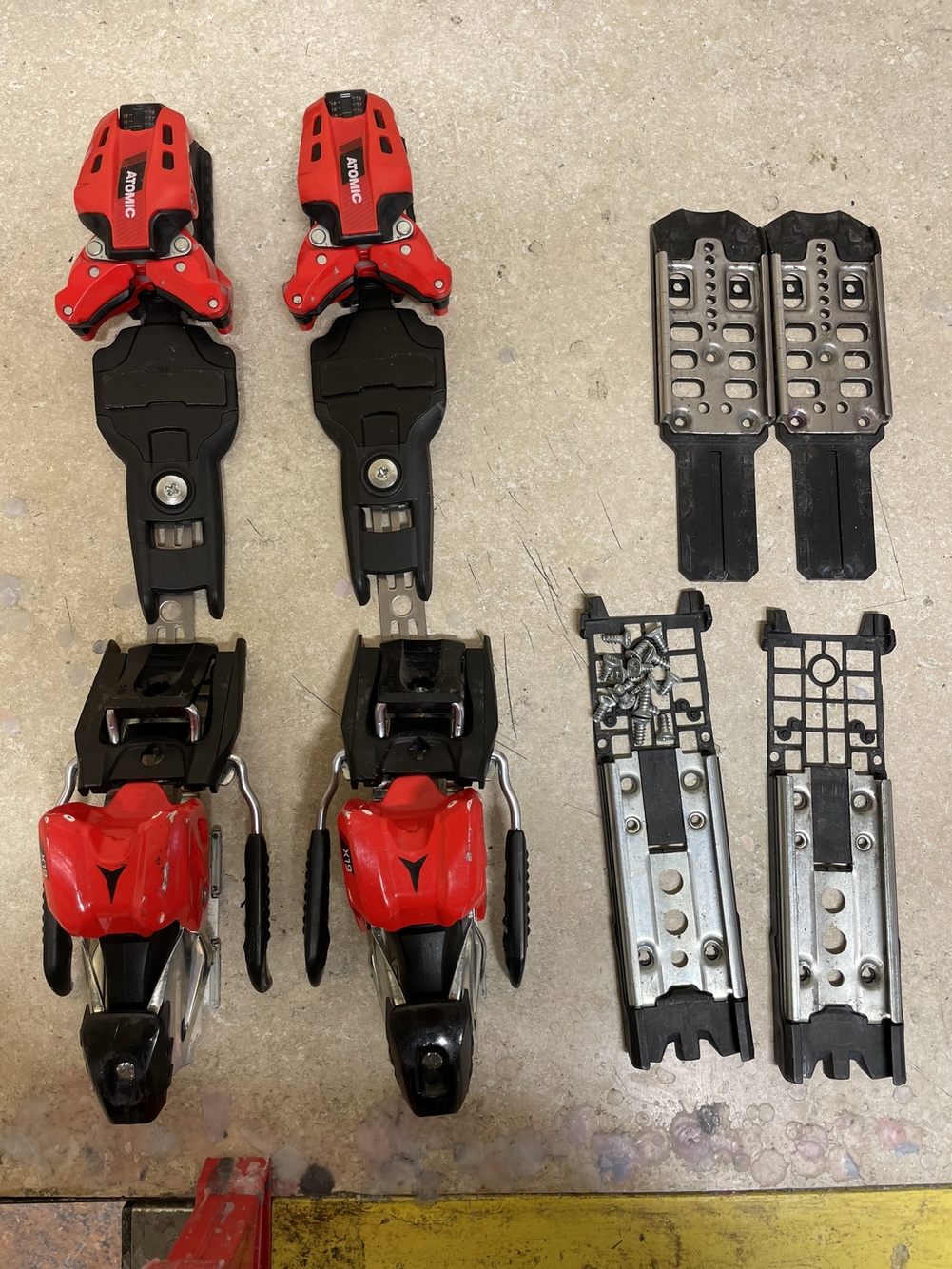 Used Atomic VAR X19 Bindings SidelineSwap