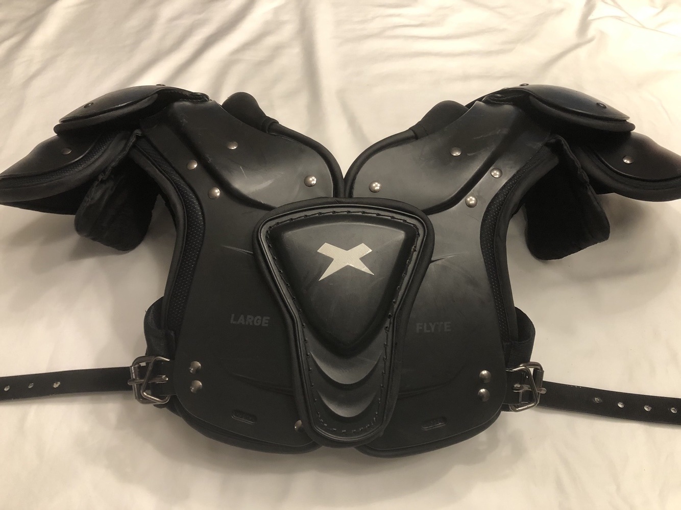 Xenith Flyte (Youth Large) Football Shoulder Pads SidelineSwap