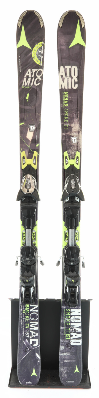 スキー　ATOMIC NOMAD SMOKE 157 ストック付き skis ATOMIC NOMAD SMOKE, green/black, woodcore + Atomic
