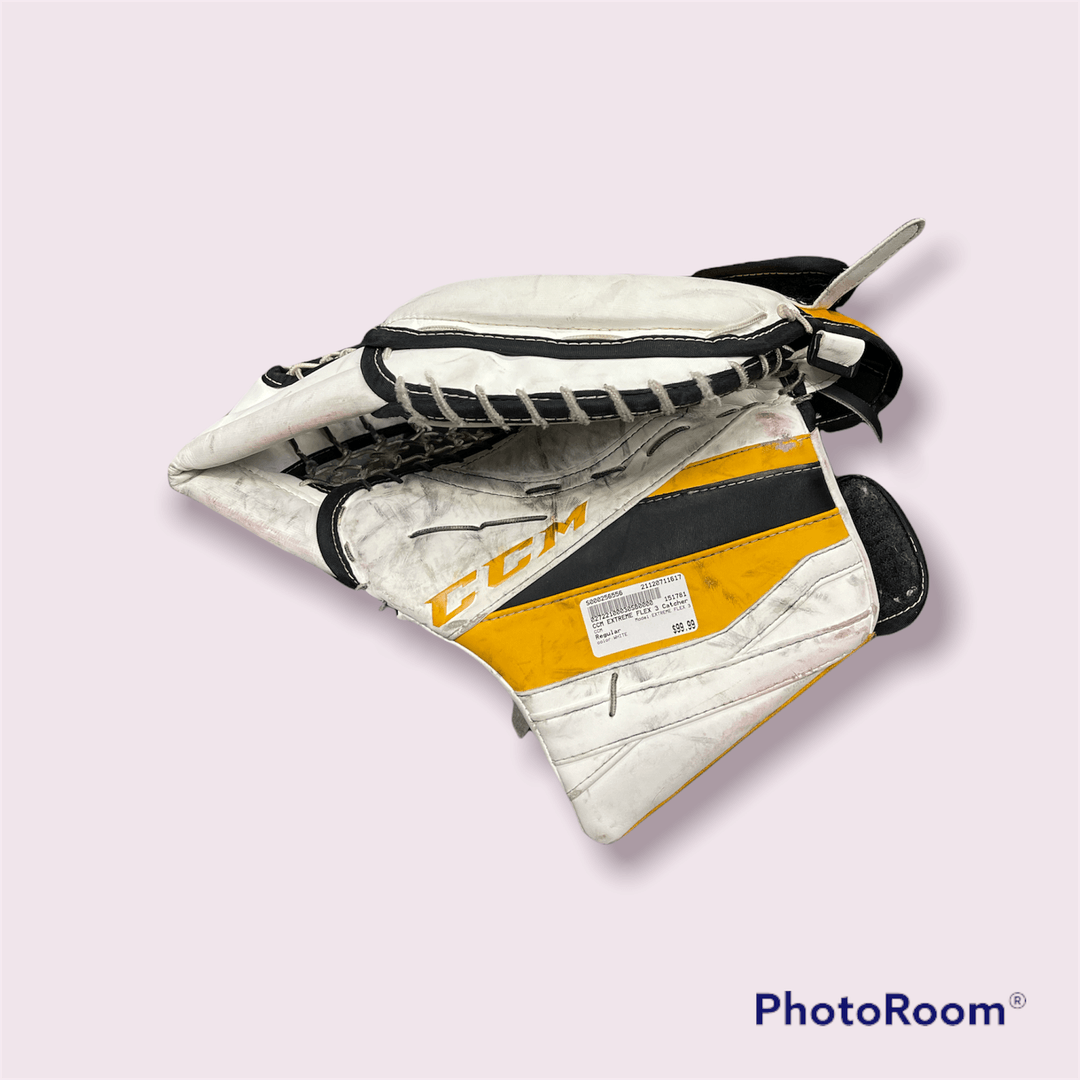 Used Ccm Extreme Flex 3 Regular Ice Hockey Goalie Catchers SidelineSwap