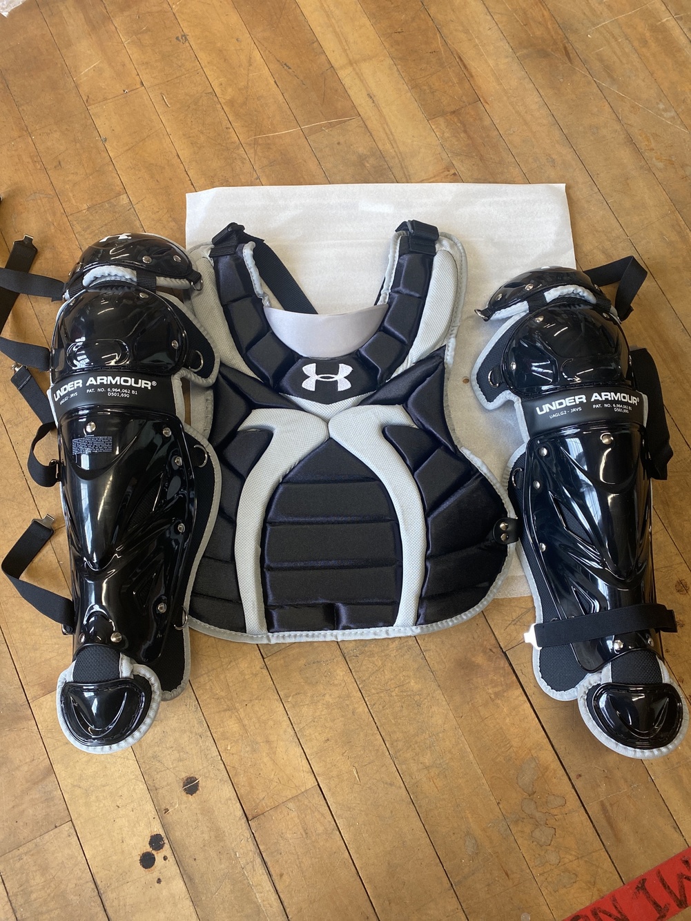 Black New Intermediate Under Armour Catcher's Combo SidelineSwap