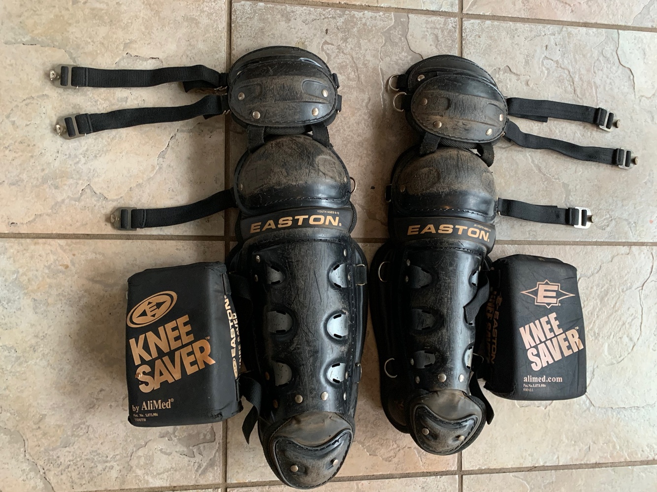Youth Baseball Easton Catcher Leg Guards (age 912) and Knee Savers