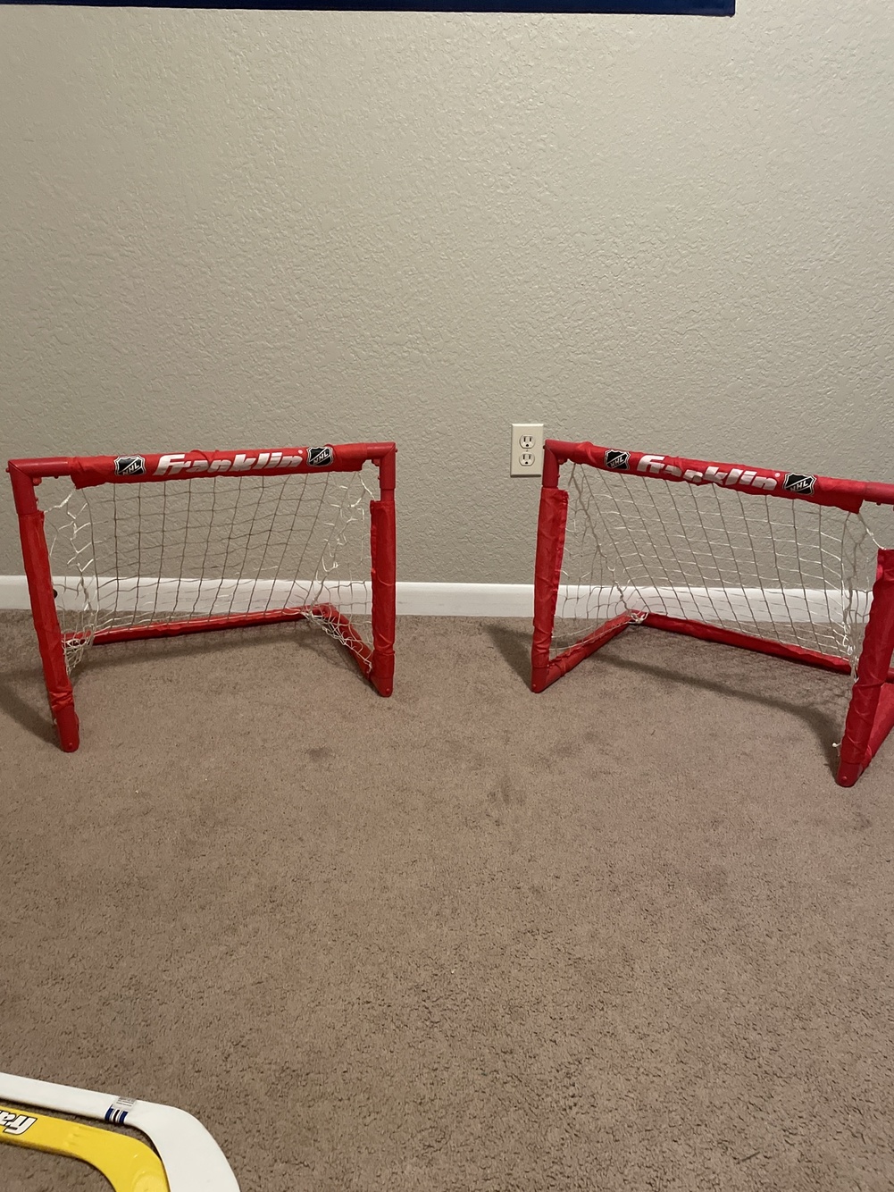 Mini stick set ( 3 Mini Sticks, 2 Nets, 4 Balls) SidelineSwap