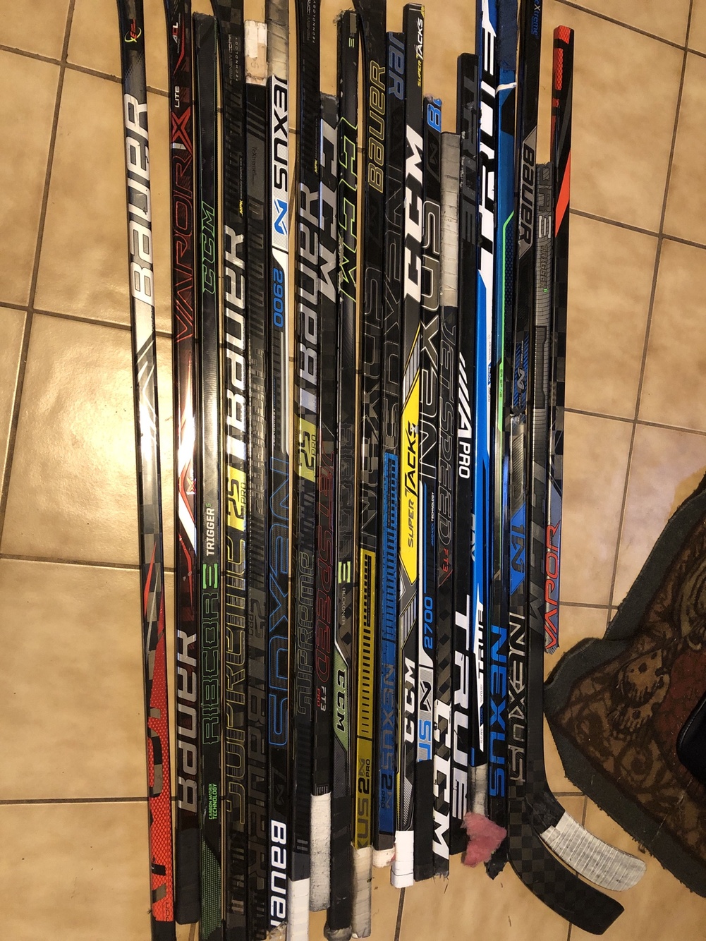 Bundle Of Hockey Stick Shafts Count Of 20 SidelineSwap