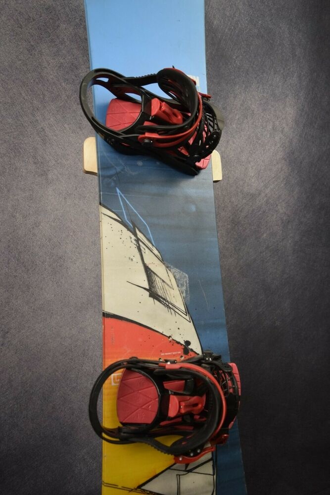 BURTON CRUZER SNOWBOARD SIZE 146 CM WITH 540 MEDIUM BINDINGS