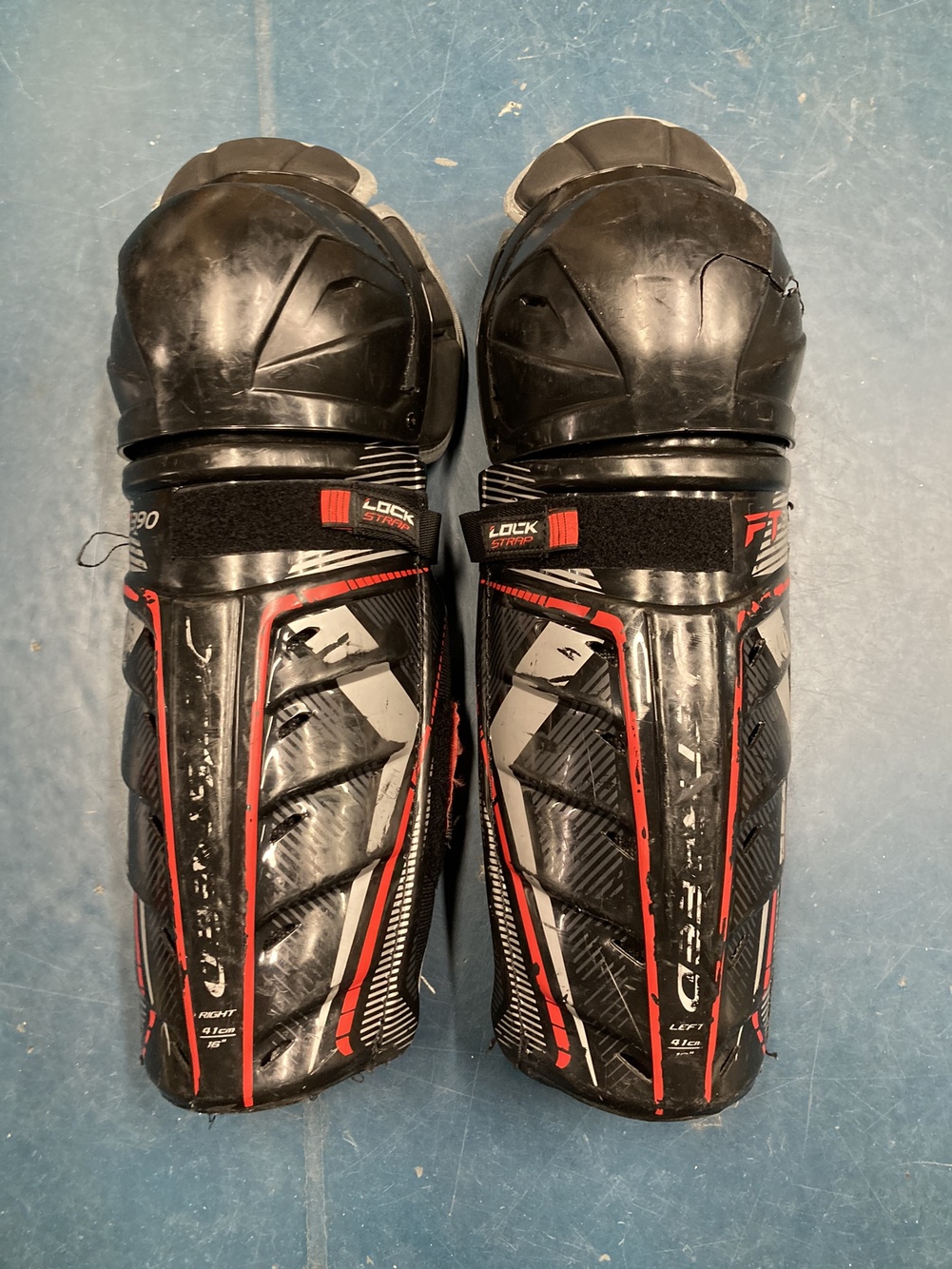 Shin Pads Used Senior CCM JetSpeed FT390 (SHN086) SidelineSwap