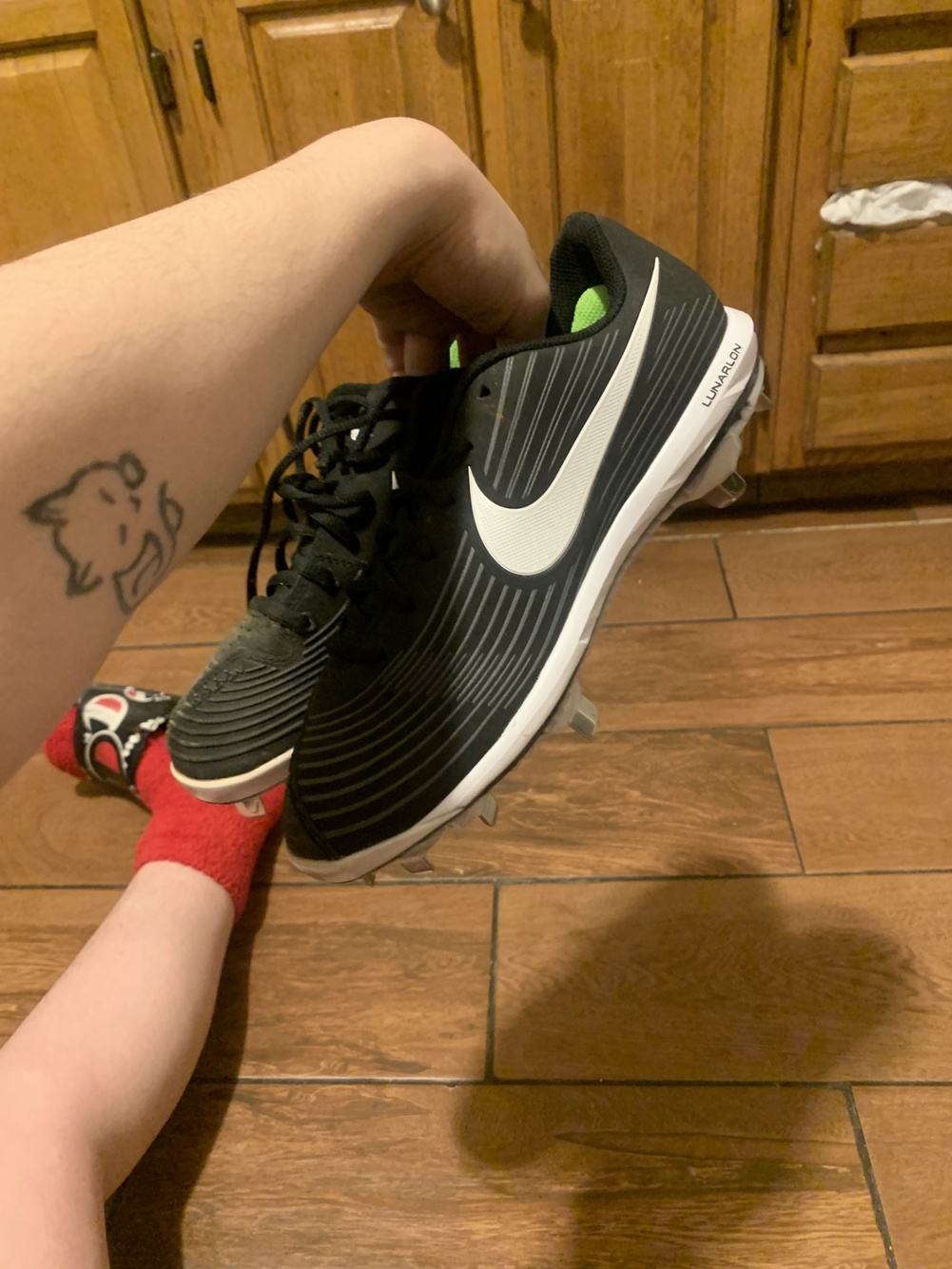 easton women's softball cleats