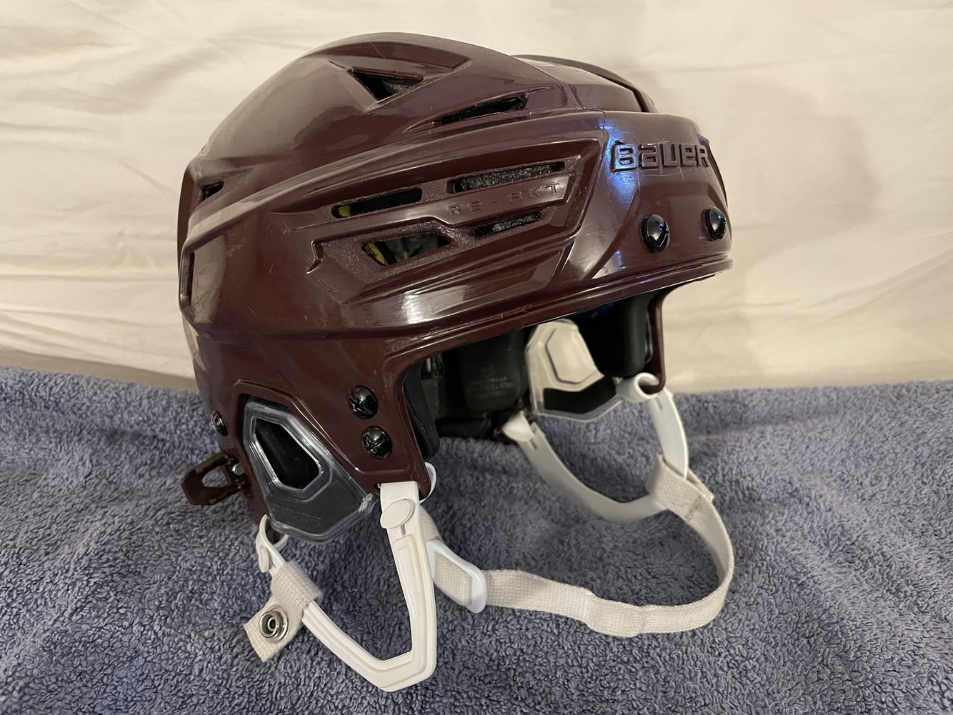Helmet Used Small Bauer ReAkt 150 Maroon SidelineSwap