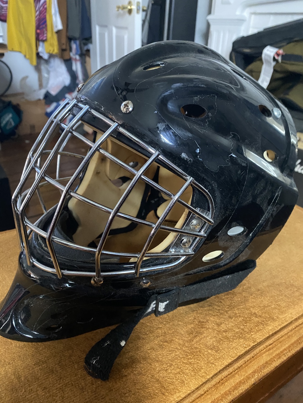 Black Itech Goalie Mask Helmet SENIOR USED SidelineSwap