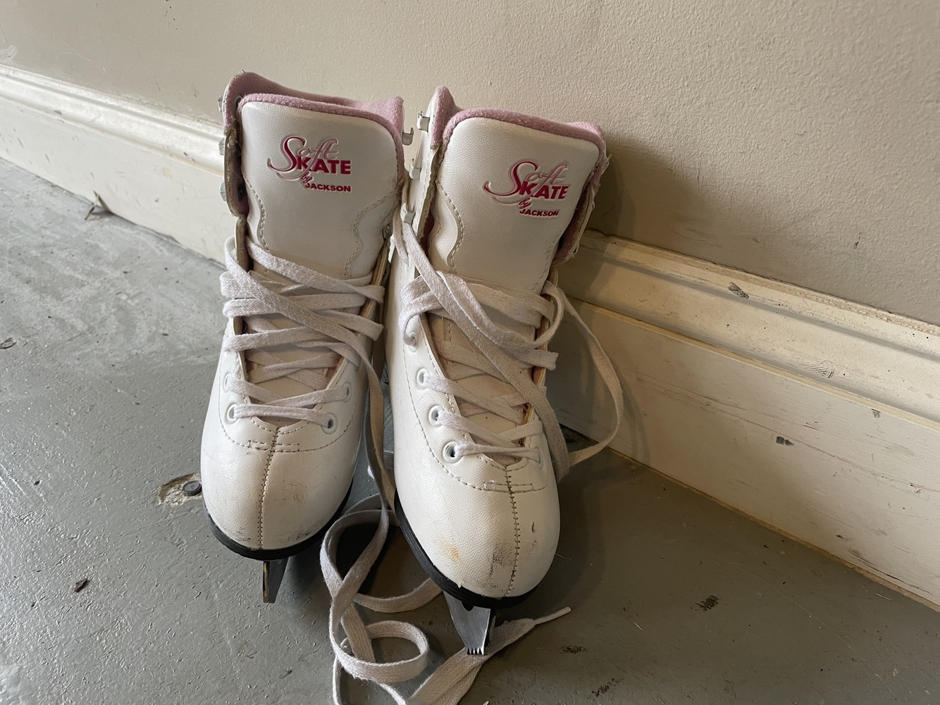 Used Size 2 Figure Skates SidelineSwap