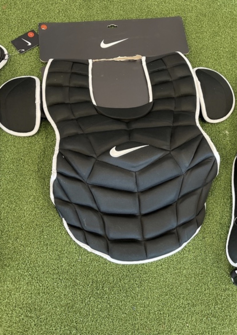 Nike vapor Catcher's Chest Protector SidelineSwap