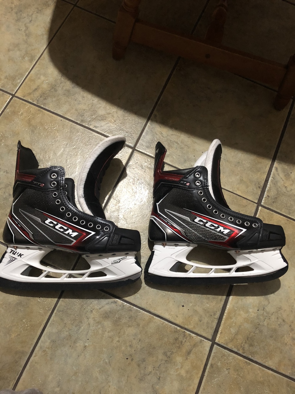 Senior CCM Regular Width Pro Stock Size 8 JetSpeed FT2 Hockey Skates