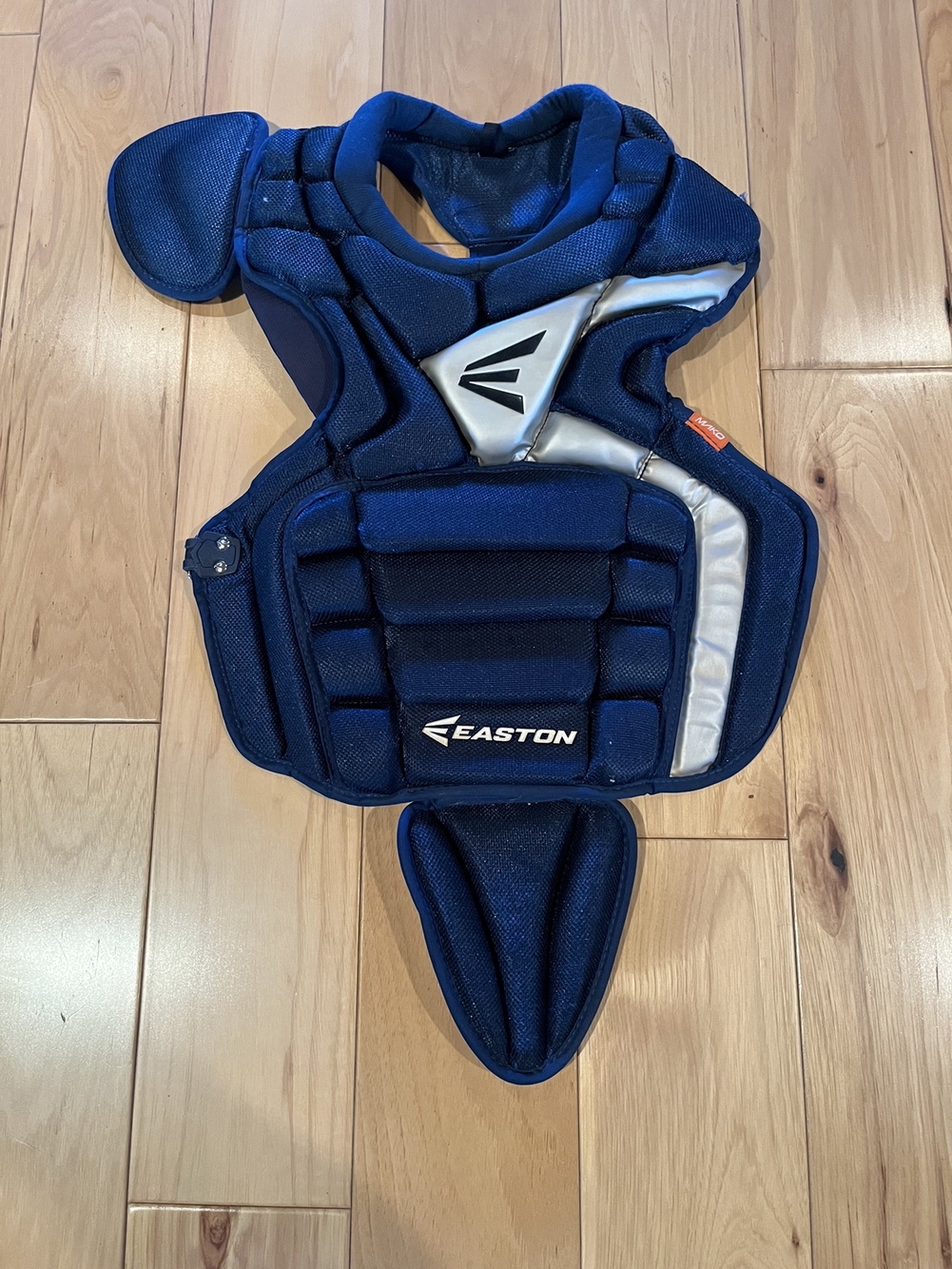 Easton Mako Catcher's Chest Protector SidelineSwap