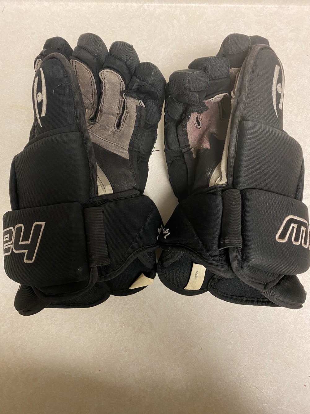 Gloves Used Harrow 300 pro 14" SidelineSwap