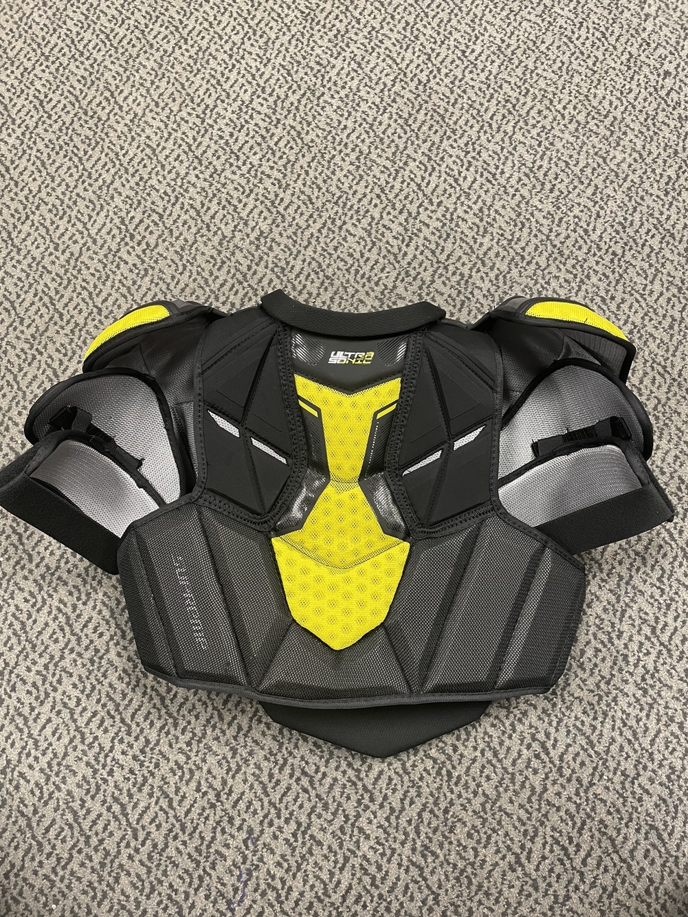 Bauer Supreme UltraSonic Senior Medium shoulder pads SidelineSwap