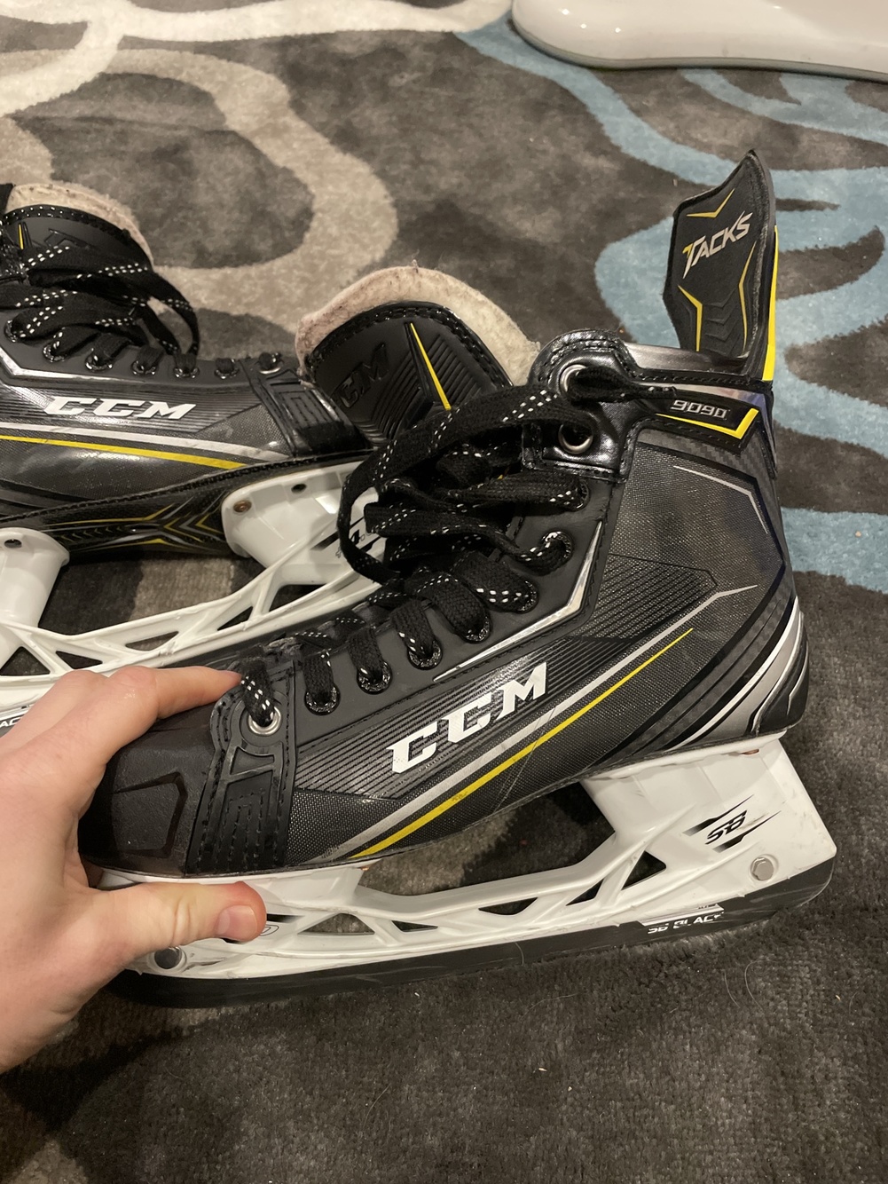 Senior CCM Size 9.5 Tacks 9090 Hockey Skates SidelineSwap