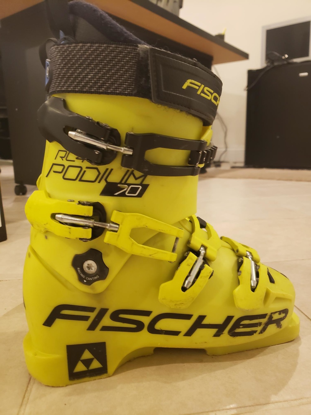 Ski Boots Used Unisex Fischer Racing RC4 Podium 70 Soft Flex SidelineSwap