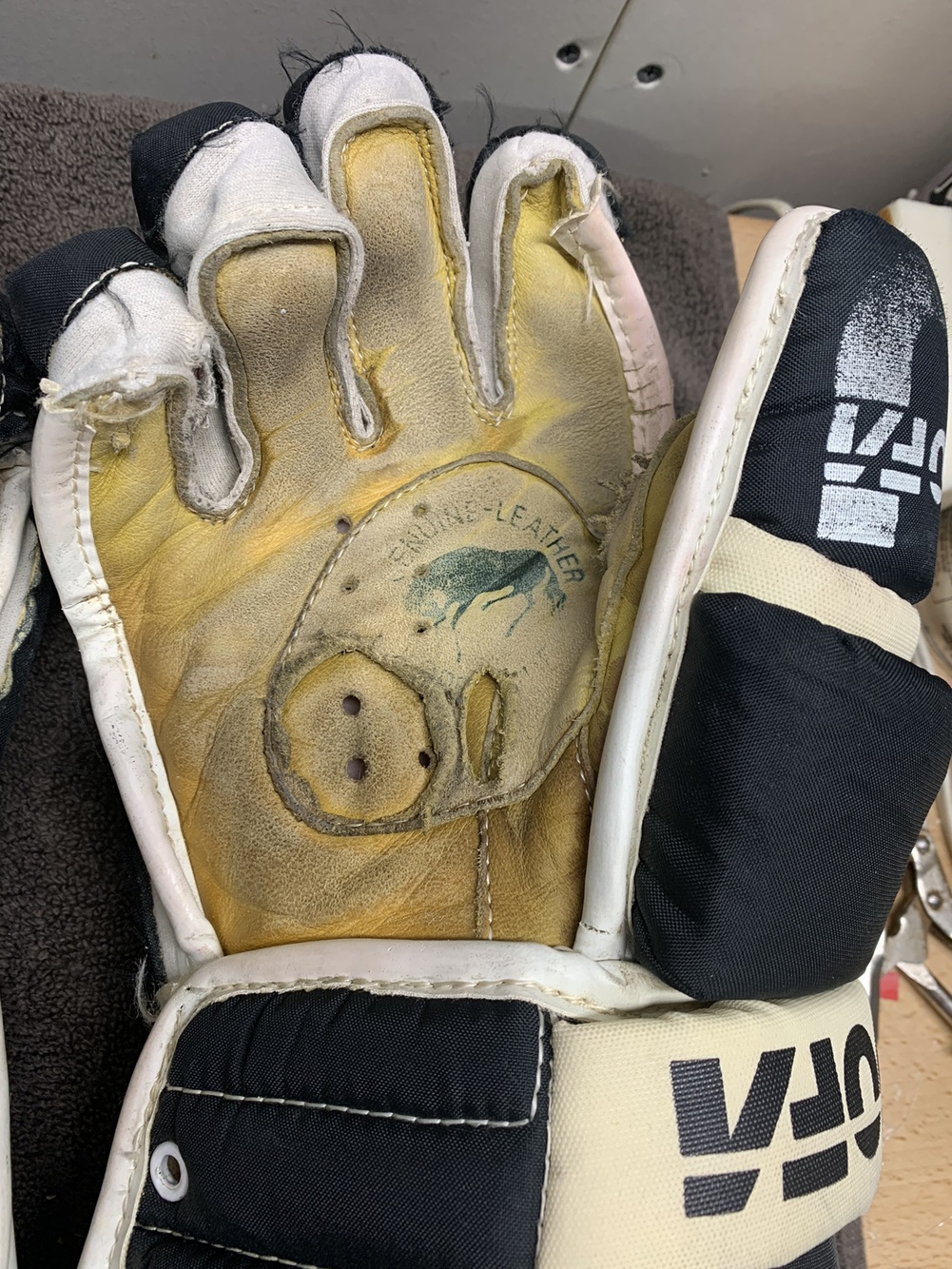 VINTAGE JOFA HOCKEY GLOVES SidelineSwap