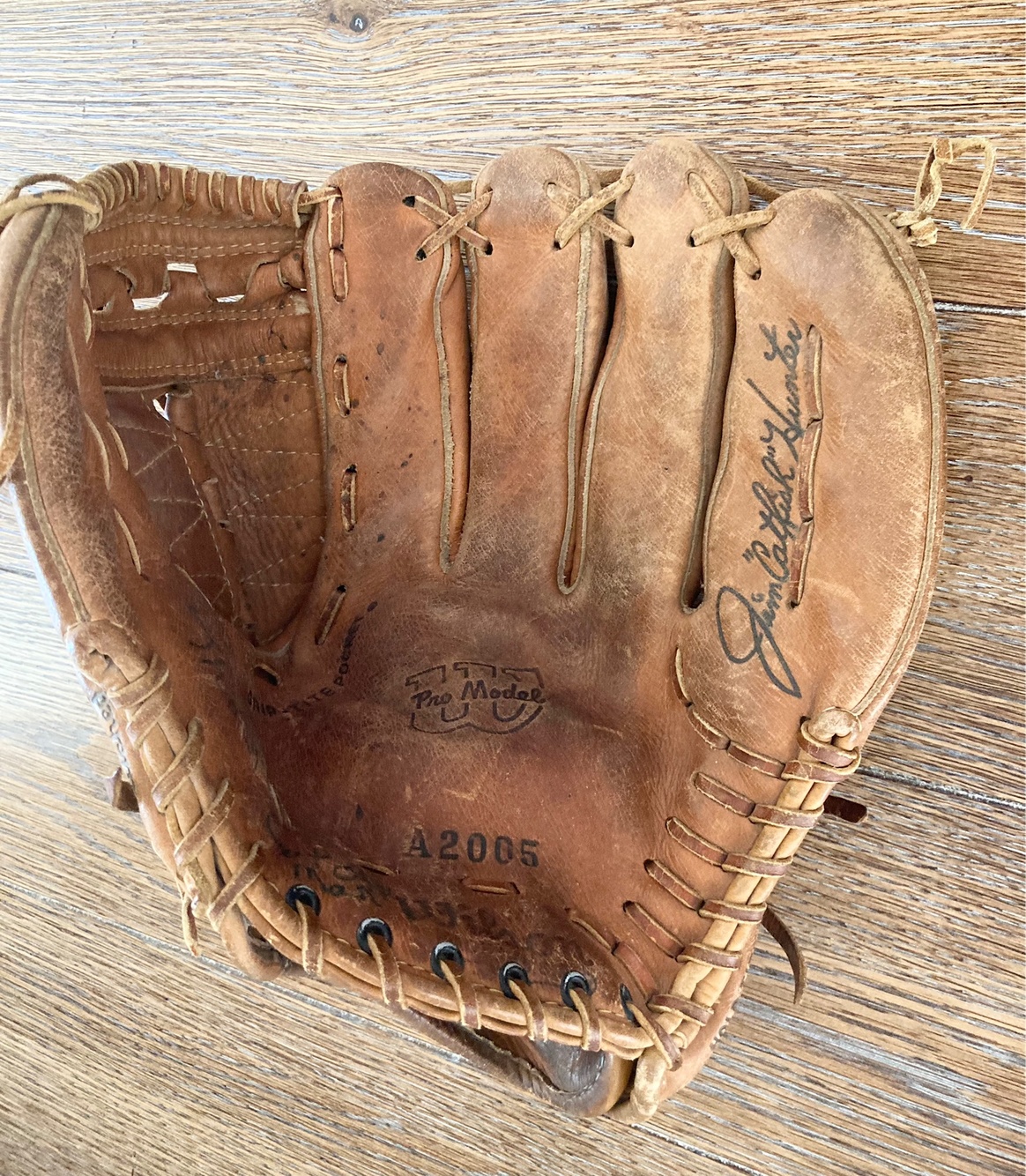 Wilson A2005 Jim “Catfish” Hunter Glove SidelineSwap
