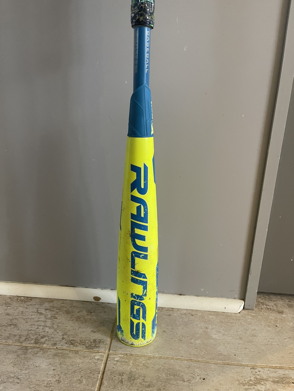 2018 Rawlings Quatro 28/18 (10) USA Composite Baseball Bat. Glow stick