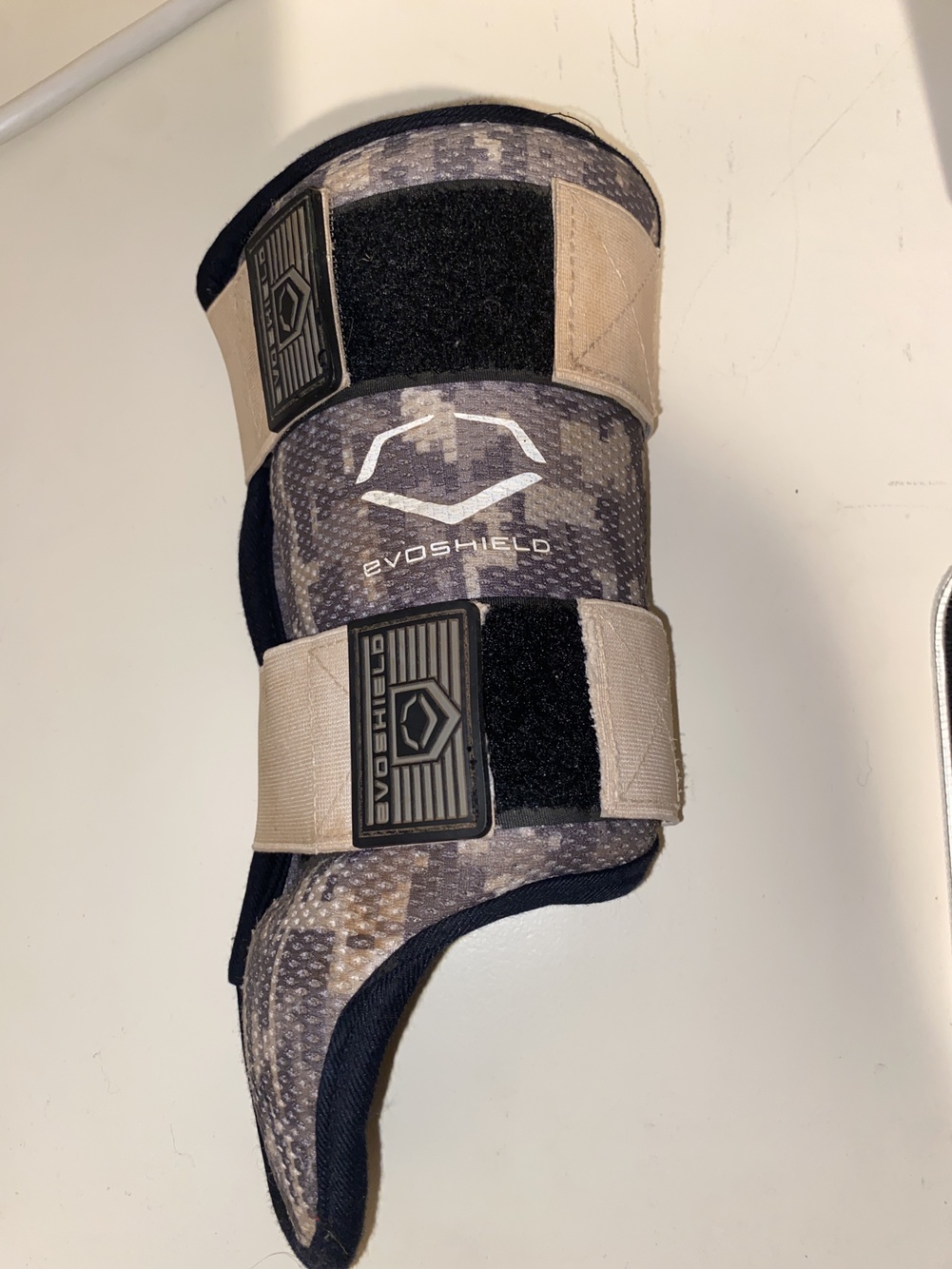 Used Senior EvoShield Shin Guard SidelineSwap