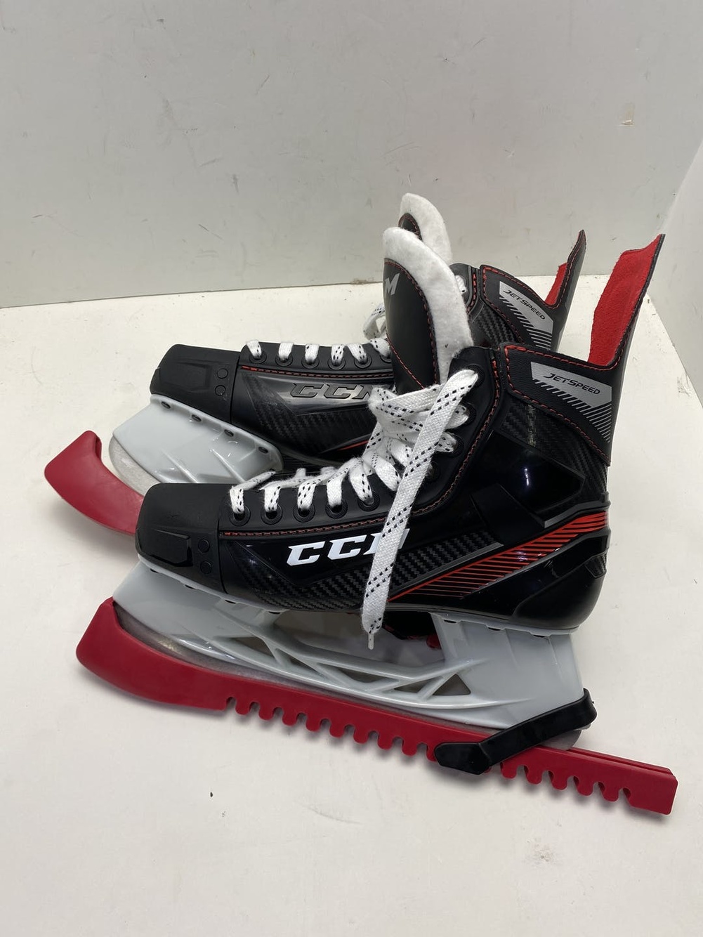 Used Ccm Jetspeed Ft455 Senior 7 Ice Hockey Skates SidelineSwap