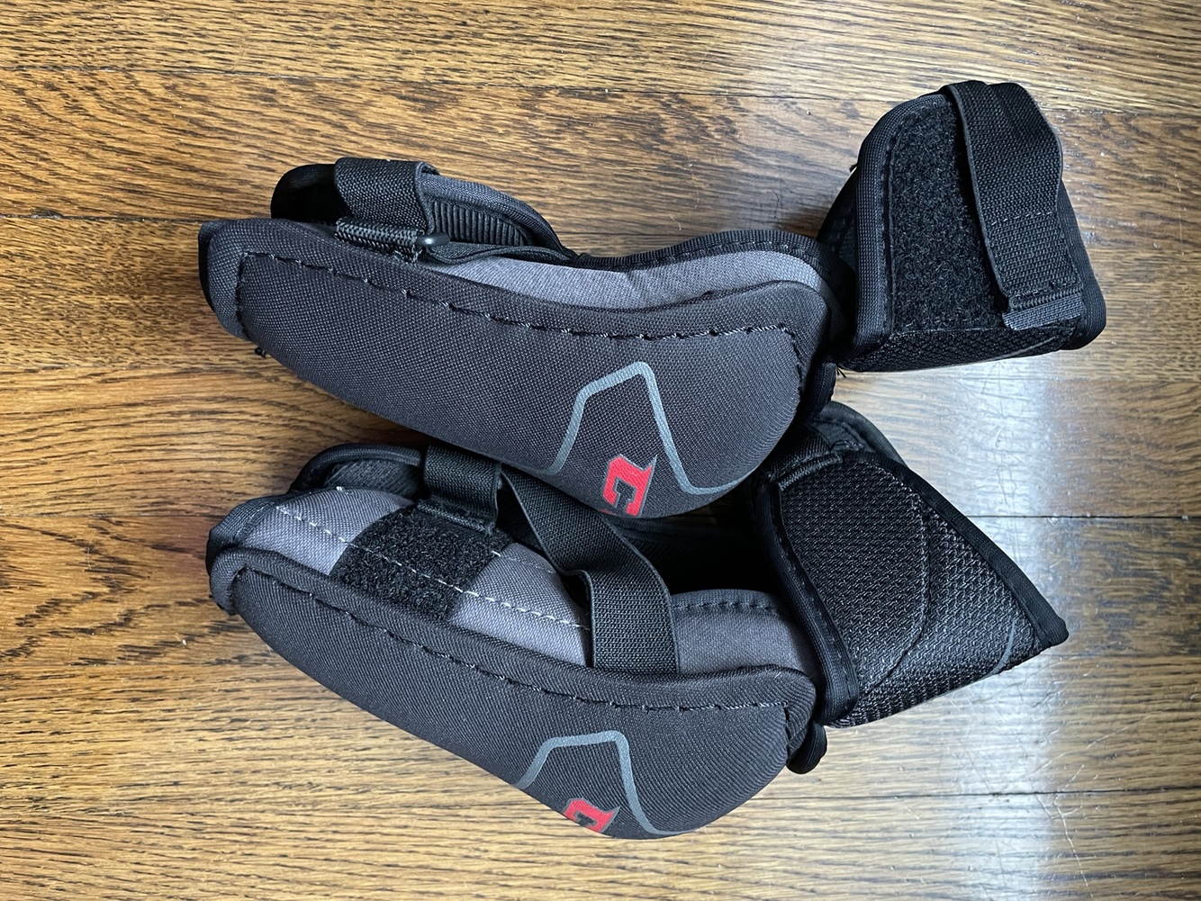 CCM RBZ Edge Senior Large elbow pads SidelineSwap