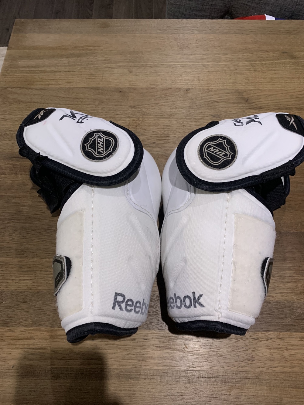 REEBOK 7K PRO MEDIUM ELBOW PADS PRO STOCK SidelineSwap