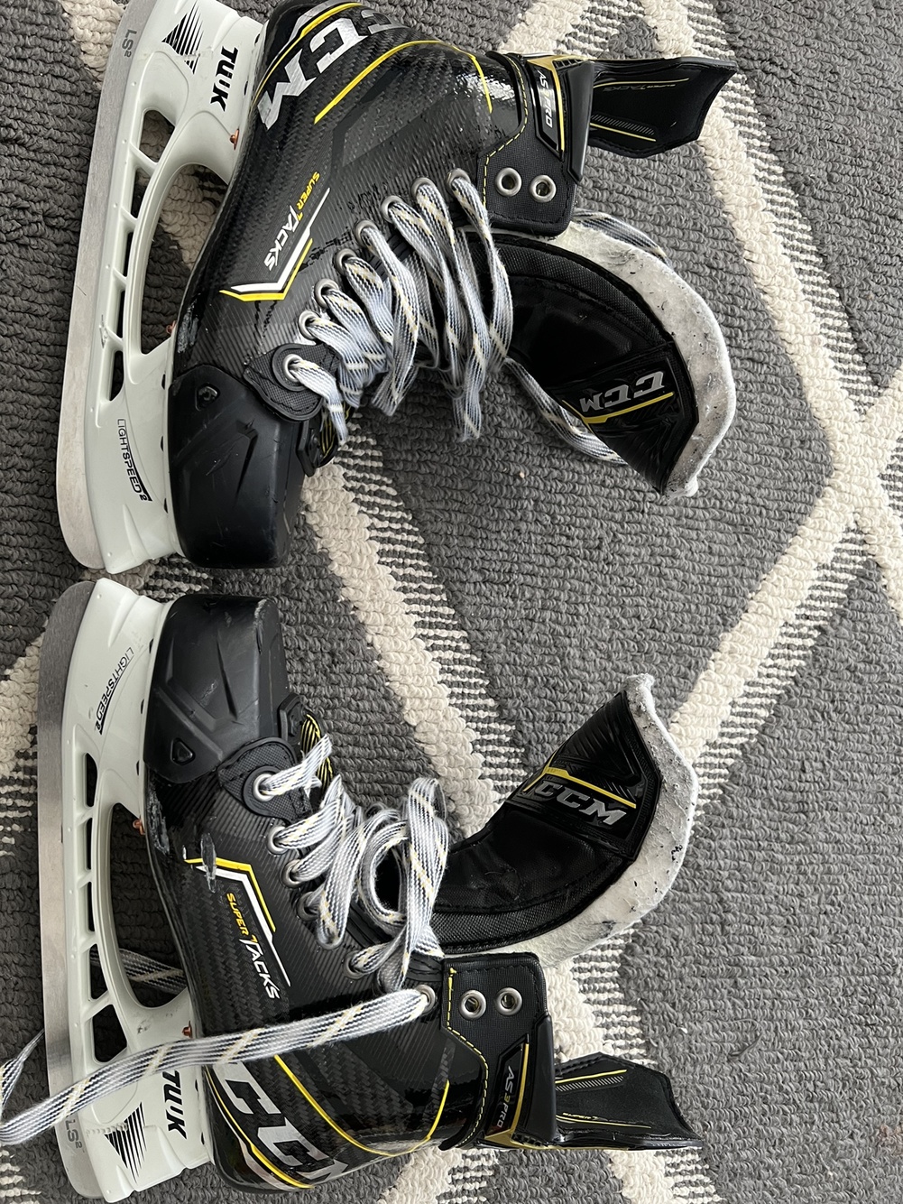 Senior CCM Extra Wide Width Size 8 Super Tacks AS3 Pro Hockey Skates
