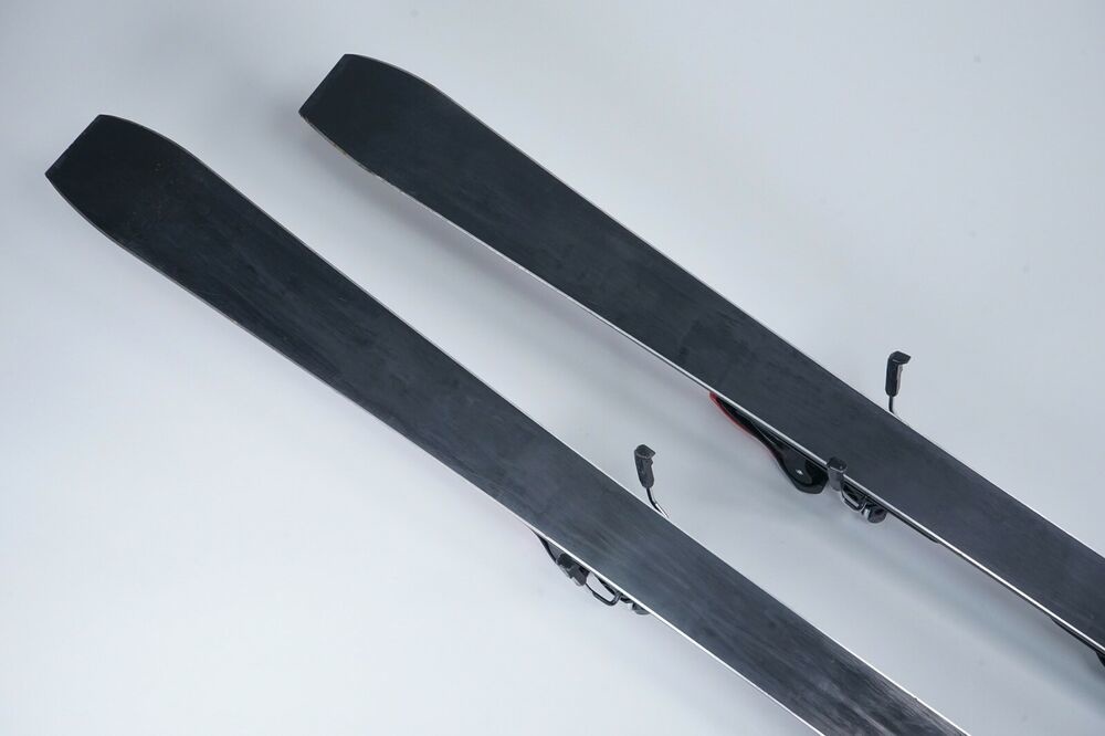 ロシニョール　ROSSIGNOL PURE MOUNTAIN 154cm ROSSIGNOL PURE MOUNTAIN ROC 154CM SNOW SKIS W/ ROSSIGNOL