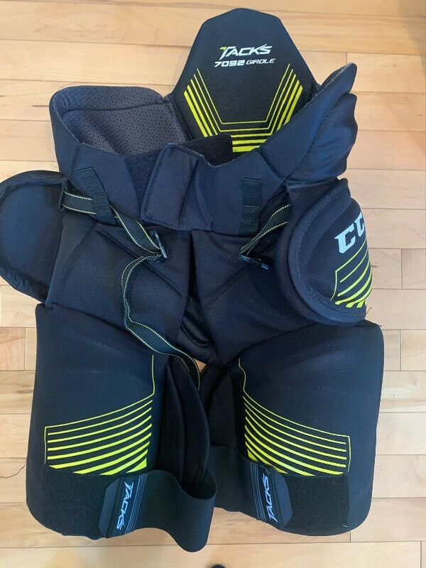 Senior Small CCM Tacks 7092 Girdle with black shell SidelineSwap