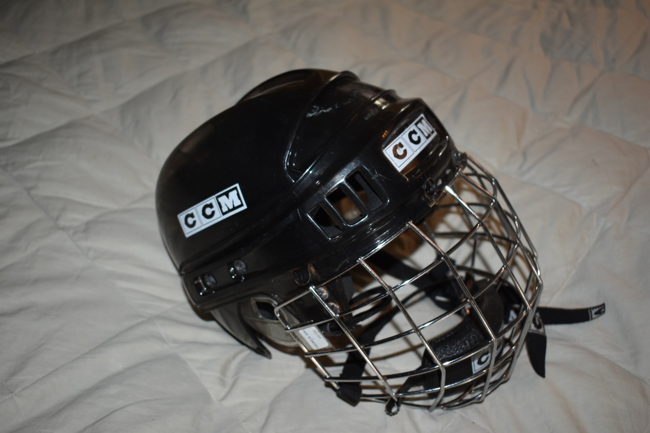 CCM HT2 Hockey Helmet w/480S Cage, Black, Small SidelineSwap