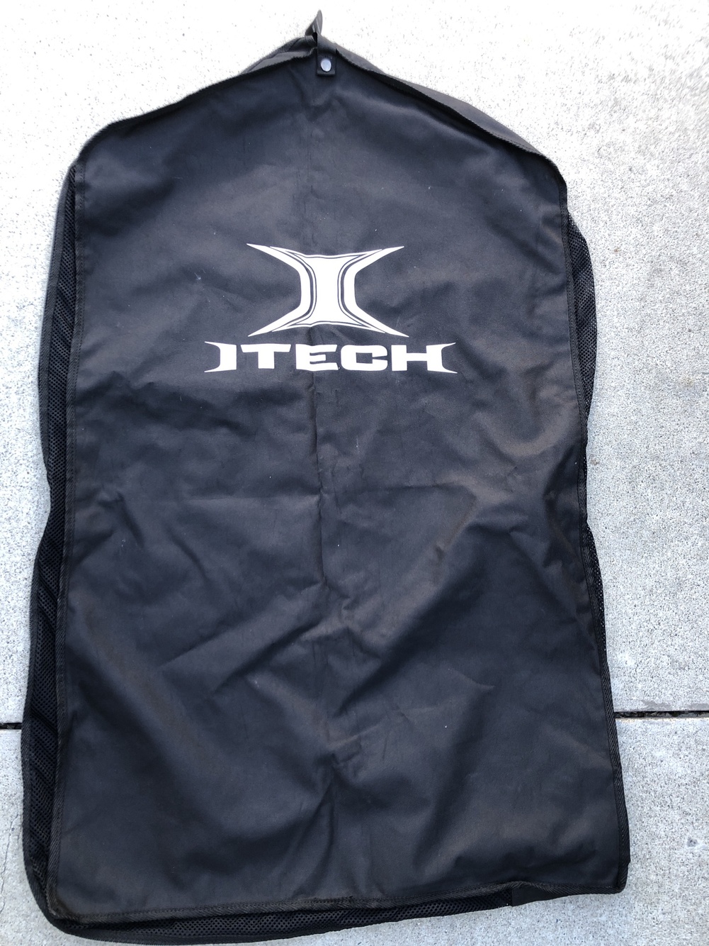 Itech Hockey Heavy Duty Garment Bag SidelineSwap