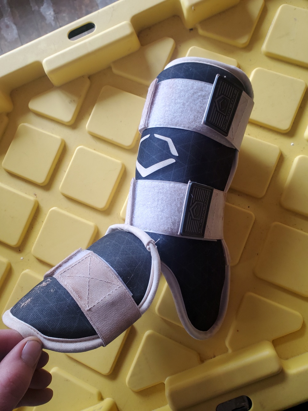 Used Black Senior EvoShield Shin Guard SidelineSwap