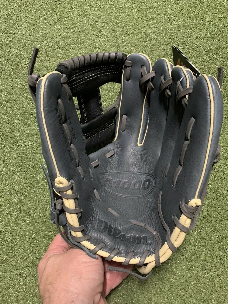 2022 Wilson A1000 1786 11.5" Infield Baseball Glove RHT SidelineSwap