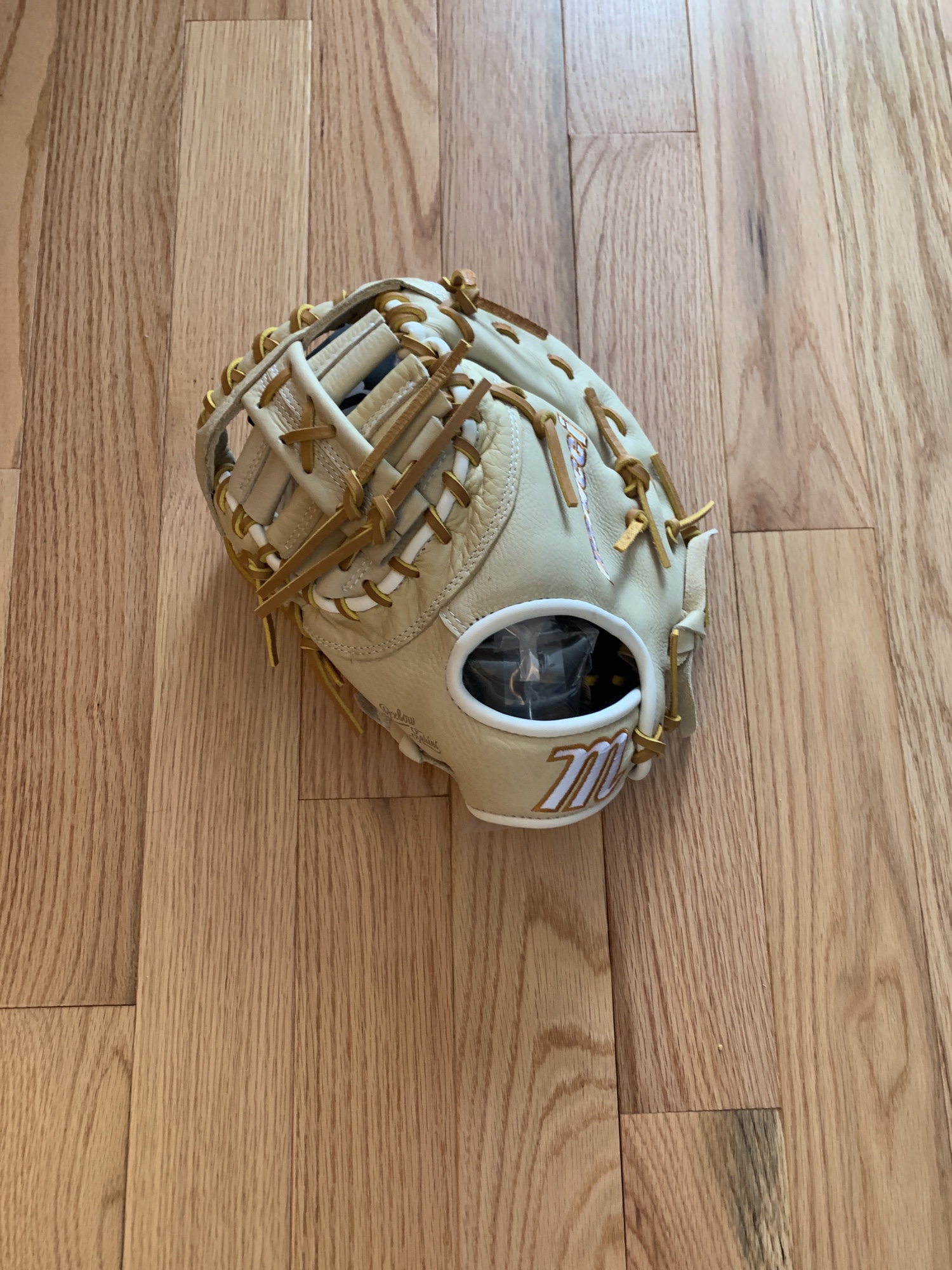 Marucci 2022 Oxbow Series LHT 12.75" First Base Mitt/glove SidelineSwap