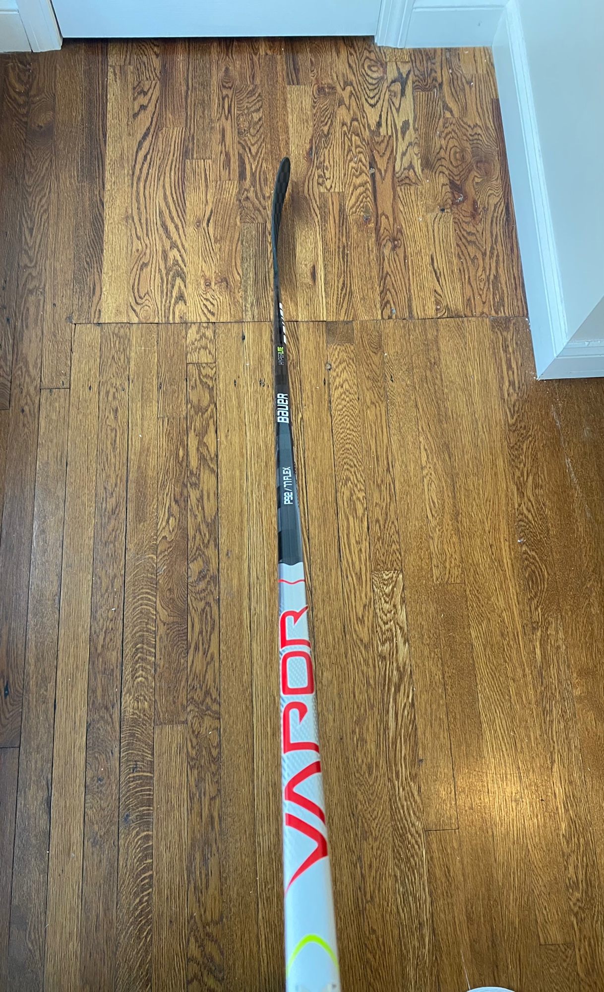 (NEW) Bauer Vapor Hyperlite, Flex 77, Blade P92 Left, Senior Hockey