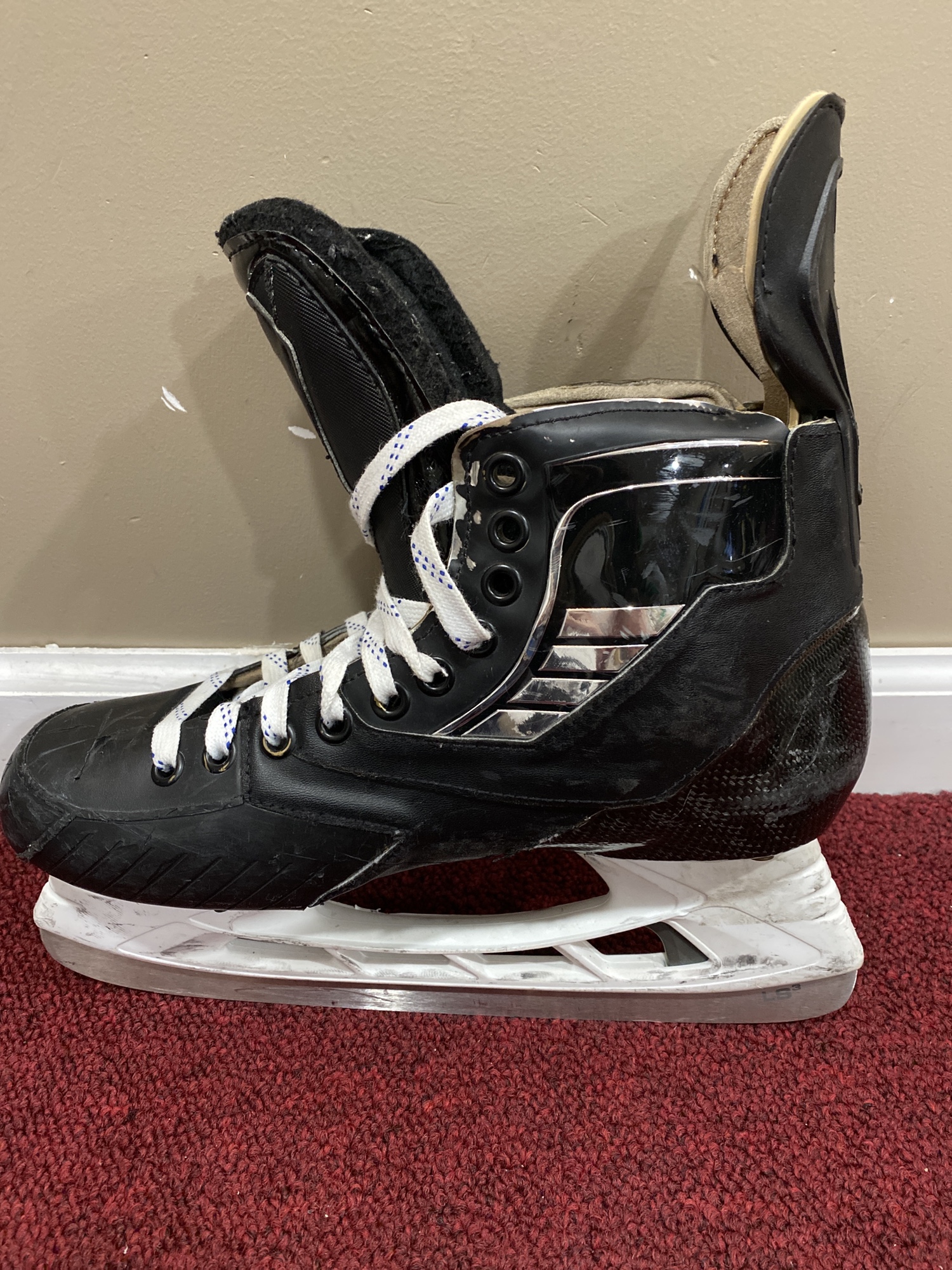 True/VH Pro Stock Size 9D Pro Custom Hockey Skates ItemGRGVH1 SidelineSwap